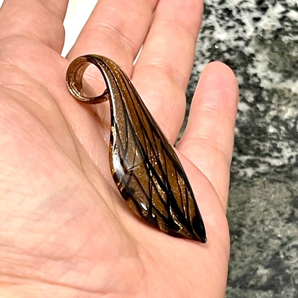 Shimmery gold blown glass necklace pendant - Picture 2 of 3